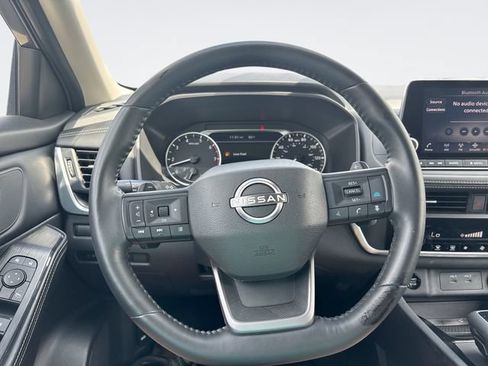 Used 2025 Nissan Rogue SV AWD/4WD image 15