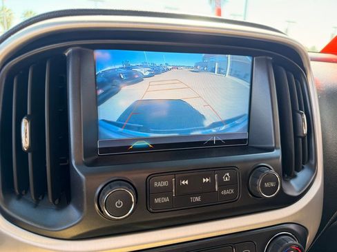 Used 2018 GMC Canyon SLE w/ SLE Convenience Package image 17