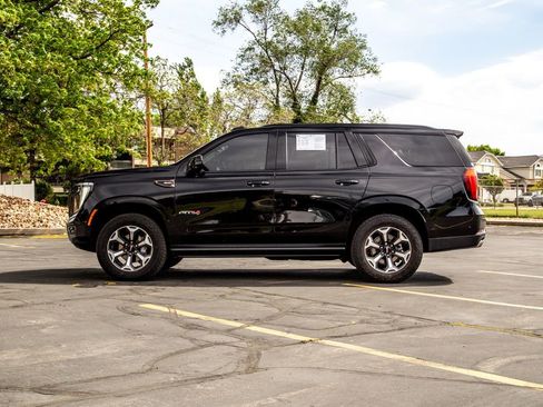 Used 2025 GMC Yukon AT4 Ultimate AWD/4WD image 2