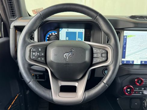 Used 2024 Ford Bronco Badlands image 5