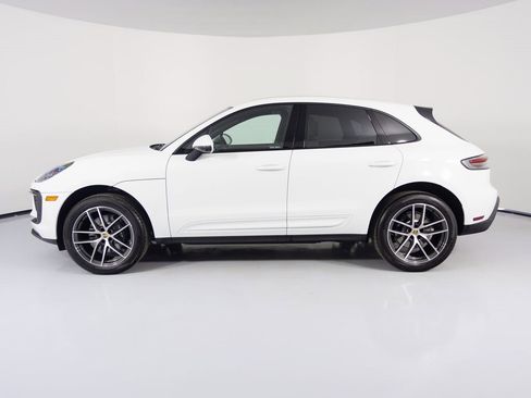 New 2026 Porsche Macan image 2