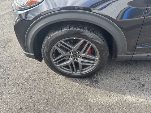 Used 2025 Ford Explorer ST-Line w/ ST-Line Street Pack image 11