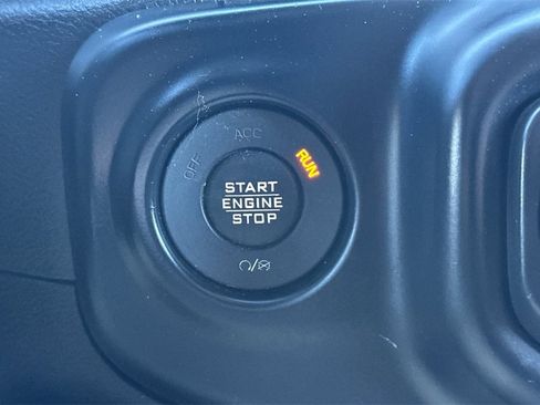 Used 2019 Jeep Wrangler Unlimited Sahara w/ Quick Order Package 24M Moab image 22