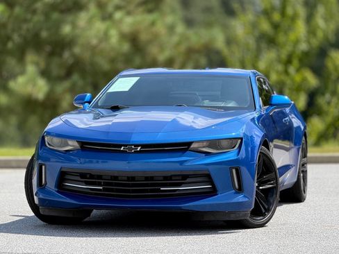 Used 2017 Chevrolet Camaro LT RWD image 2