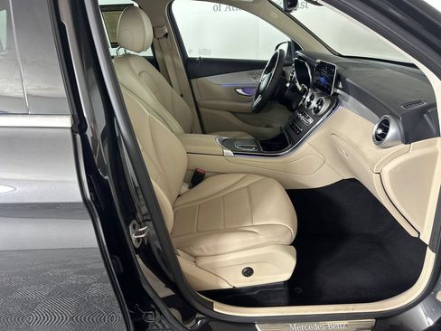 Certified 2022 Mercedes-Benz GLC 300 w/ Premium Package Lite image 14