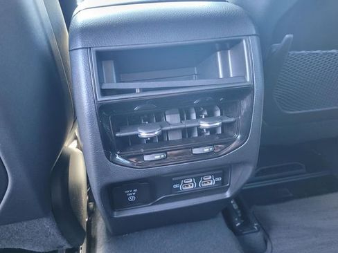 Used 2024 Jeep Grand Cherokee Altitude image 17