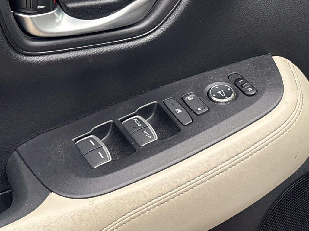 Used 2024 Honda HR-V EX-L image 12