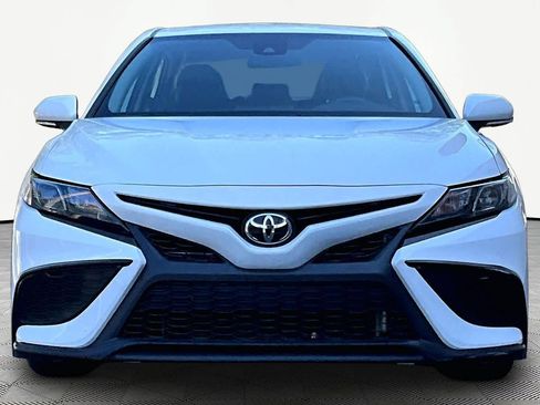 Certified 2022 Toyota Camry SE FWD image 4