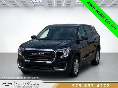 Used 2024 GMC Terrain SLE image 1