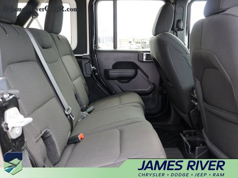 Used 2022 Jeep Wrangler Unlimited Sport image 12