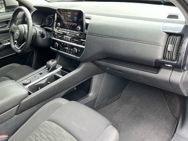 Used 2025 Nissan Pathfinder SV AWD/4WD image 25