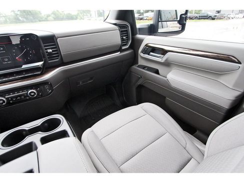 Used 2026 GMC Sierra 3500 SLE w/ SLE Value Package AWD/4WD image 13