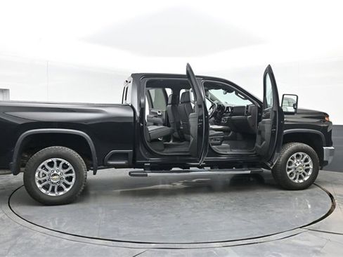 Used 2025 Chevrolet Silverado 2500 LTZ w/ LTZ Convenience Package image 51