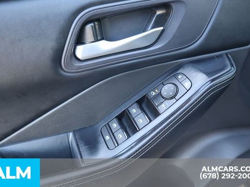 Used 2024 Nissan Rogue SV FWD image 16