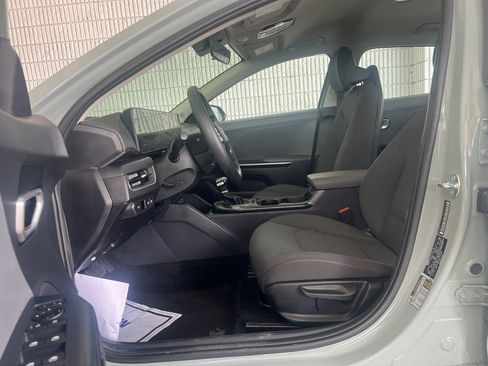 Used 2025 Kia K4 FWD image 10
