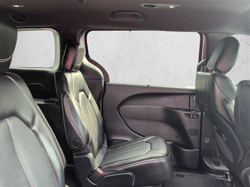 Used 2025 Chrysler Pacifica Select FWD image 24