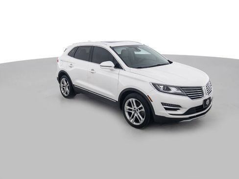 Used 2017 Lincoln MKC Reserve w/ Lincoln MKC Climate Package AWD/4WD image 3