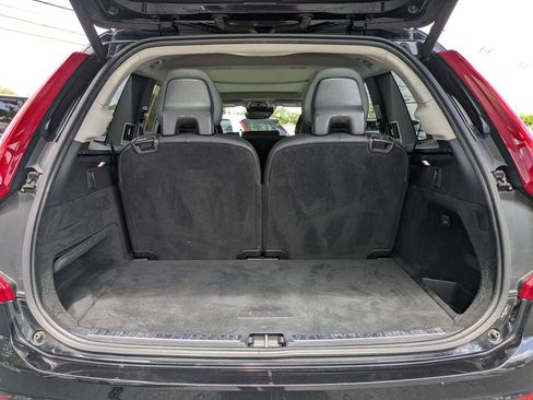 Used 2020 Volvo XC90 T6 Momentum AWD/4WD image 13
