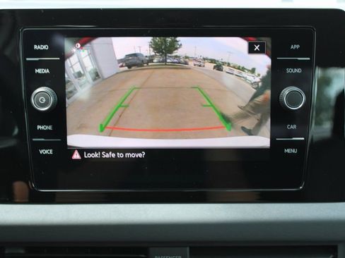 Used 2025 Volkswagen Jetta SE FWD image 15