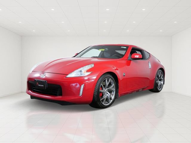 Used 2014 Nissan 370Z Touring w/ Sport Package RWD image 2