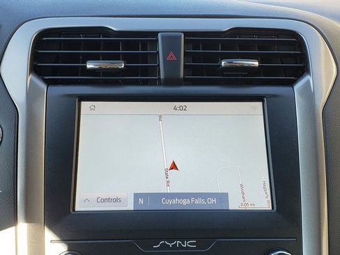 Used 2019 Ford Fusion SE image 22