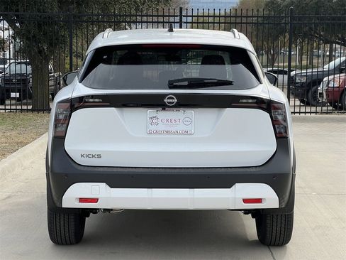 New 2026 Nissan Kicks SV image 5