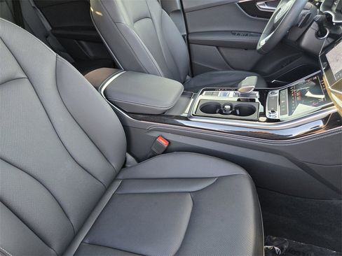 Used 2025 Audi Q7 3.0T Premium Plus image 15