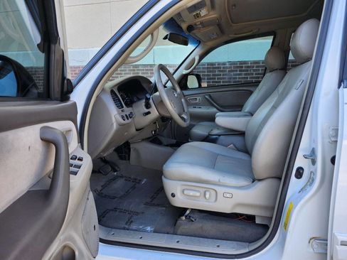 Used 2007 Toyota Sequoia SR5 image 5