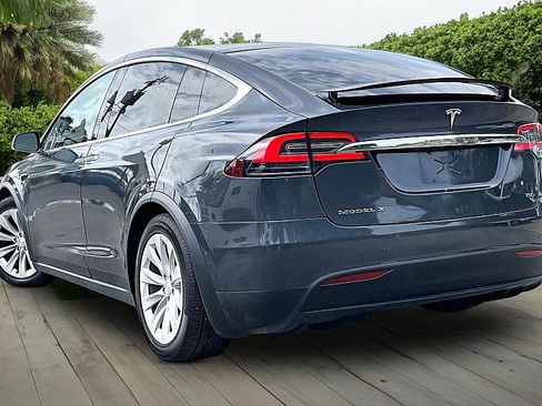 Used 2018 Tesla Model X 100D AWD/4WD image 9