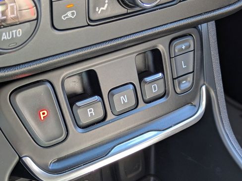 Used 2021 GMC Terrain SLT image 16