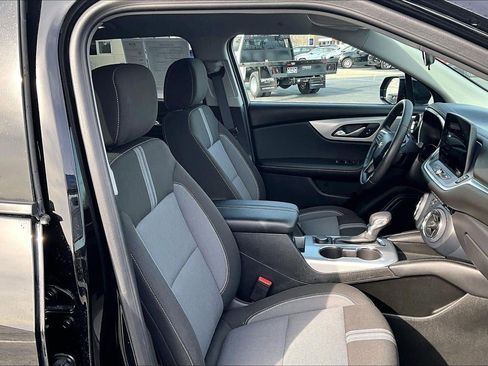 Used 2025 Chevrolet Blazer LT image 7