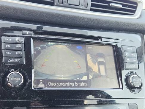 Used 2016 Nissan Rogue SV w/ SV Premium Package FWD image 11