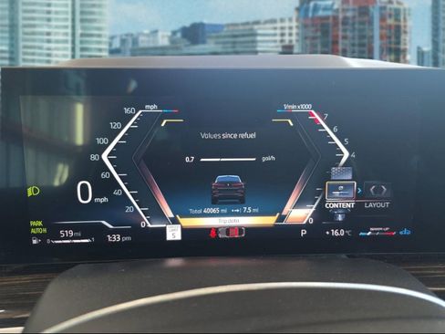 Used 2025 BMW X6 xDrive40i image 4