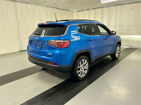 Used 2024 Jeep Compass Latitude w/ Sun and Sound Group image 2