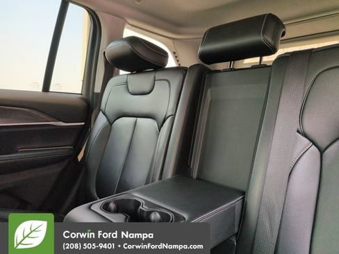 Used 2023 Jeep Grand Cherokee Limited AWD/4WD image 26