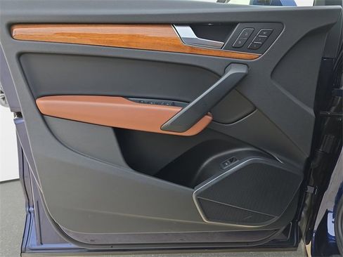 Used 2021 Audi Q5 2.0T Premium w/ Convenience Package image 30