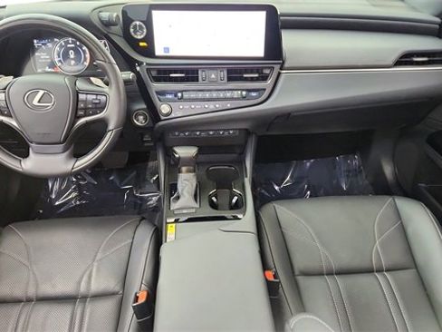 Used 2025 Lexus ES 350 Ultra Luxury image 19