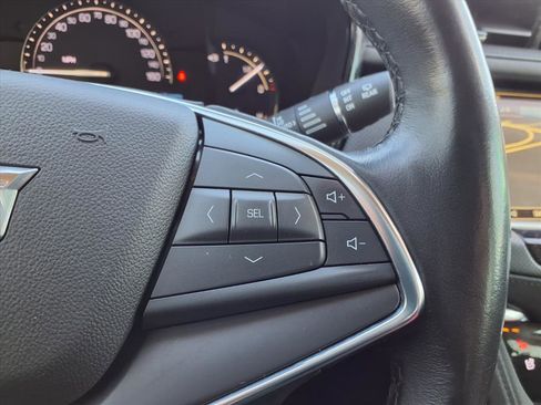 Used 2019 Cadillac XT5 Premium Luxury w/ Driver Assist Package image 17