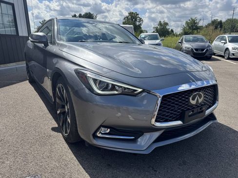 Used 2017 INFINITI Q60 3.0t w/ Premium Plus Package 3.0T AWD/4WD image 3