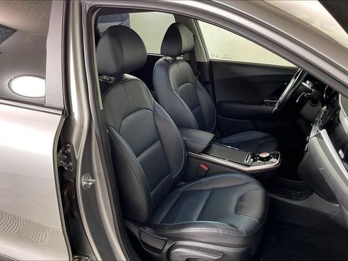 Used 2022 Kia Niro EX Premium FWD image 6