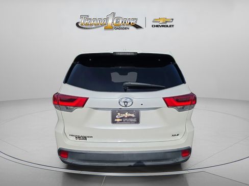 Used 2017 Toyota Highlander XLE FWD image 7