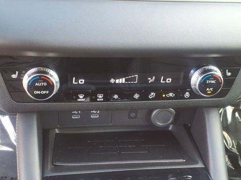 Used 2026 Mitsubishi Outlander LE FWD image 22