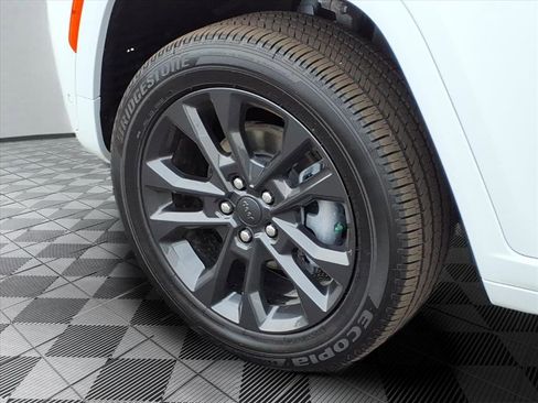 New 2026 Jeep Grand Cherokee Limited AWD/4WD image 8