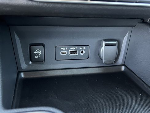 New 2025 Nissan Sentra SR image 12