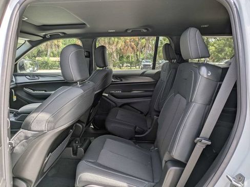 New 2026 Jeep Grand Cherokee L 2WD image 14