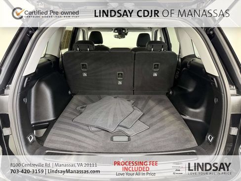 Used 2023 Jeep Grand Cherokee Laredo AWD/4WD image 18