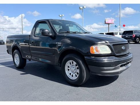 Used 2003 Ford F150 XLT image 2