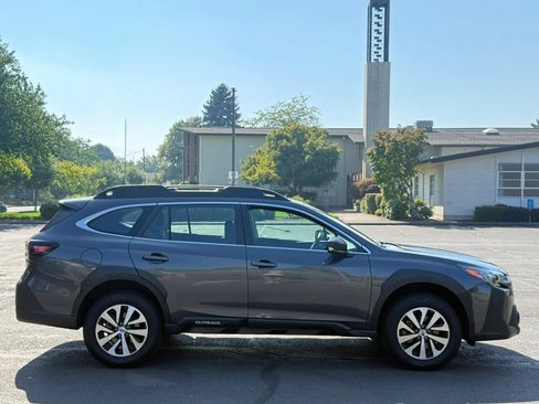 Used 2025 Subaru Outback AWD/4WD image 7