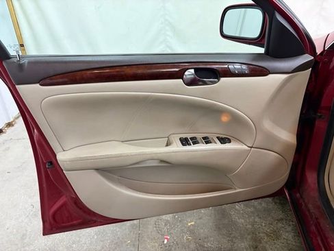 Used 2007 Buick Lucerne CXL image 24