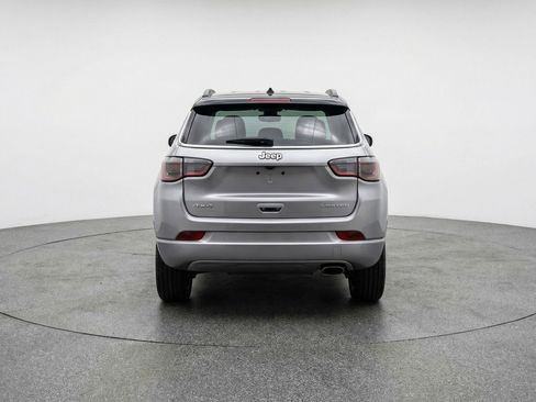 Used 2025 Jeep Compass Limited image 7